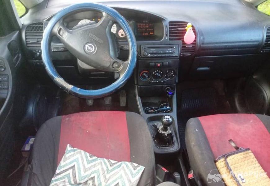 zafira_2002_god_7_polovni_automobili_autopijac.rs