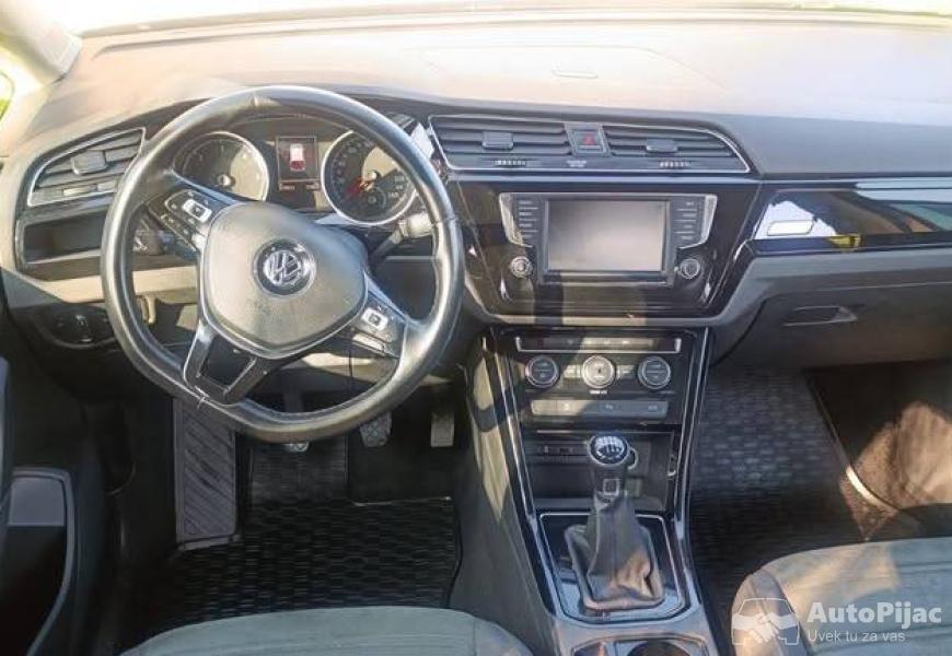 touran_2016_20_150ks_manuelni_6_brzina_10_polovni_automobili_autopijac.rs