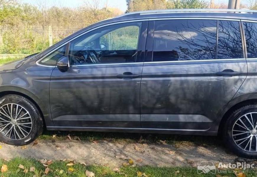 touran_2016_20_150ks_manuelni_6_brzina_12_polovni_automobili_autopijac.rs