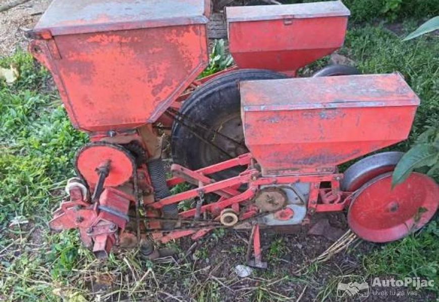 ursus_335_i_imt_sejac_dva_reda_6_polovni_automobili_autopijac.rs