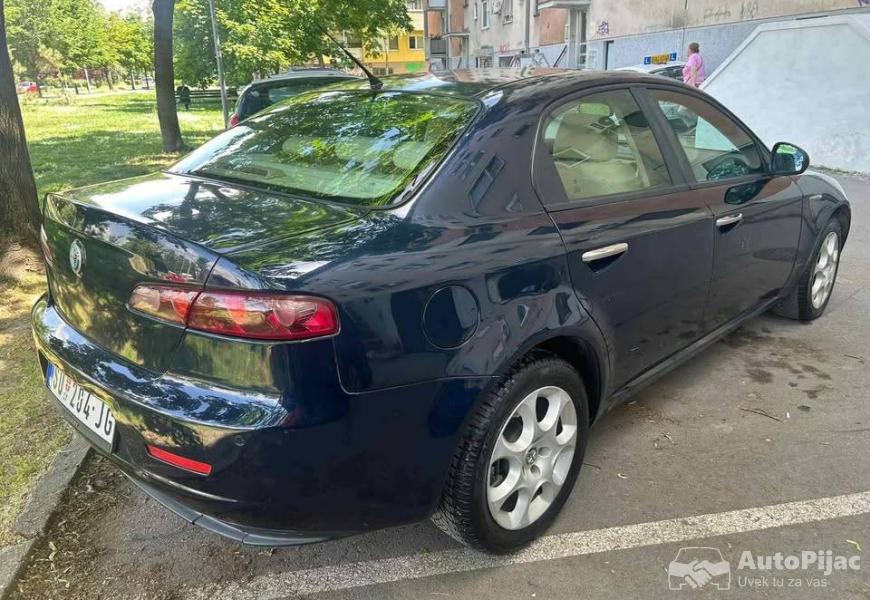 alfa_romeo_159_jtdm_5_polovni_automobili_autopijac.rs