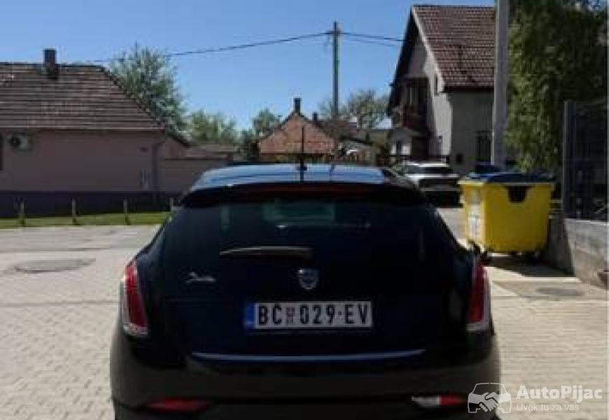 lancia_delta_2_polovni_automobili_autopijac.rs