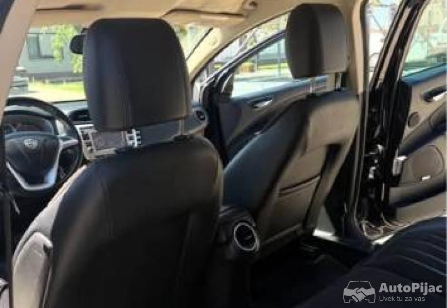 lancia_delta_9_polovni_automobili_autopijac.rs