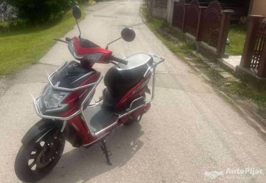 elektricni_skuter_250w_2_polovni_automobili_autopijac.rs