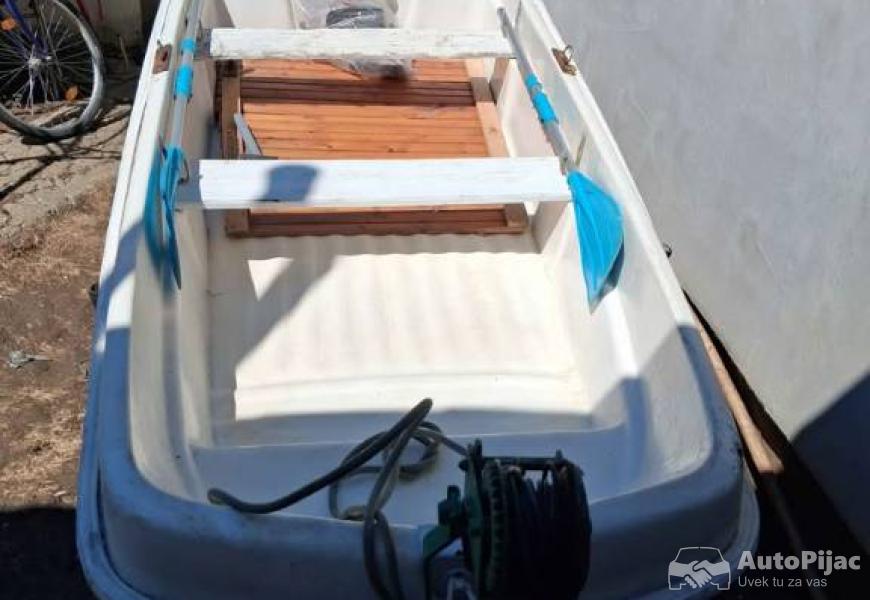 prodajem_mini_shark_camac_3_polovni_automobili_autopijac.rs
