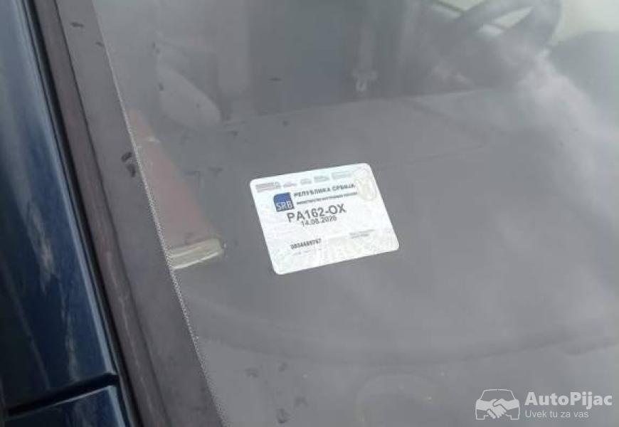 2006_hyundai_trajet_2_polovni_automobili_autopijac.rs