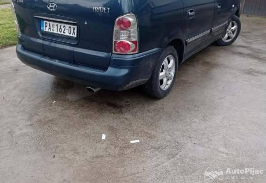 2006_hyundai_trajet_4_polovni_automobili_autopijac.rs