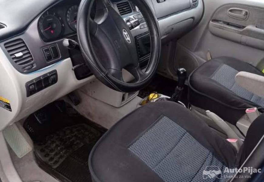 2006_hyundai_trajet_7_polovni_automobili_autopijac.rs