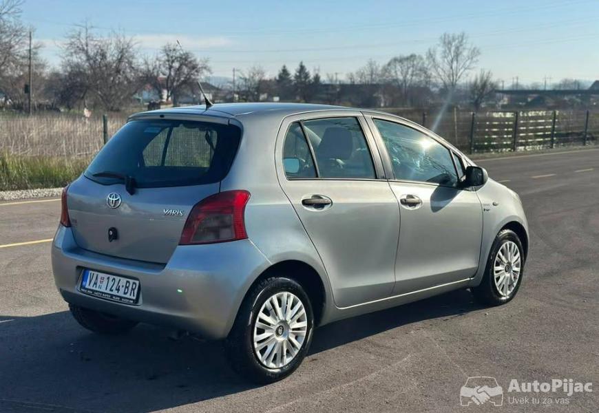toyota_yaris_14_d_6_polovni_automobili_autopijac.rs