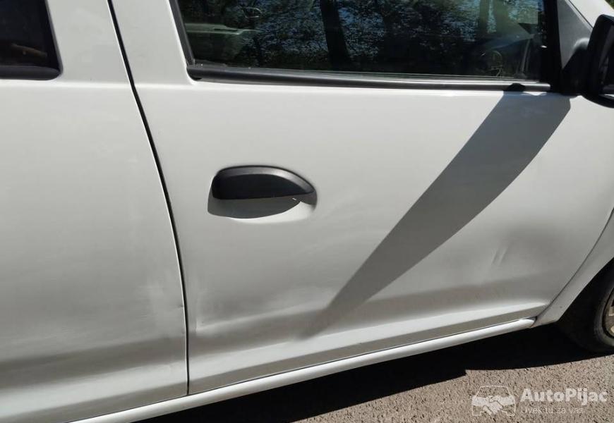 2015_dacia_sandero_12_ambience_7_polovni_automobili_autopijac.rs