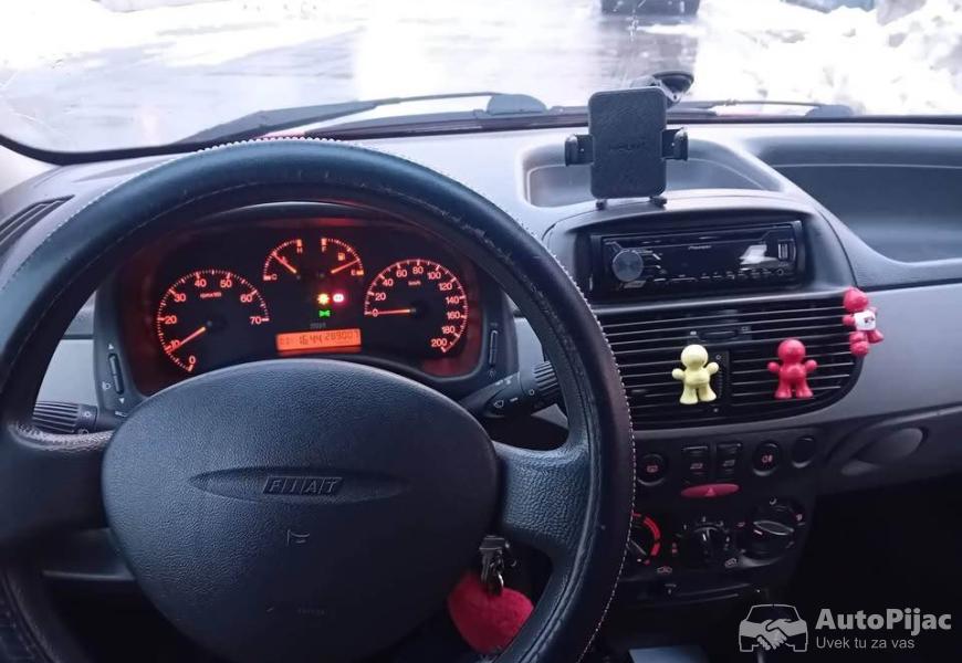 fiat_punto_12_7_polovni_automobili_autopijac.rs