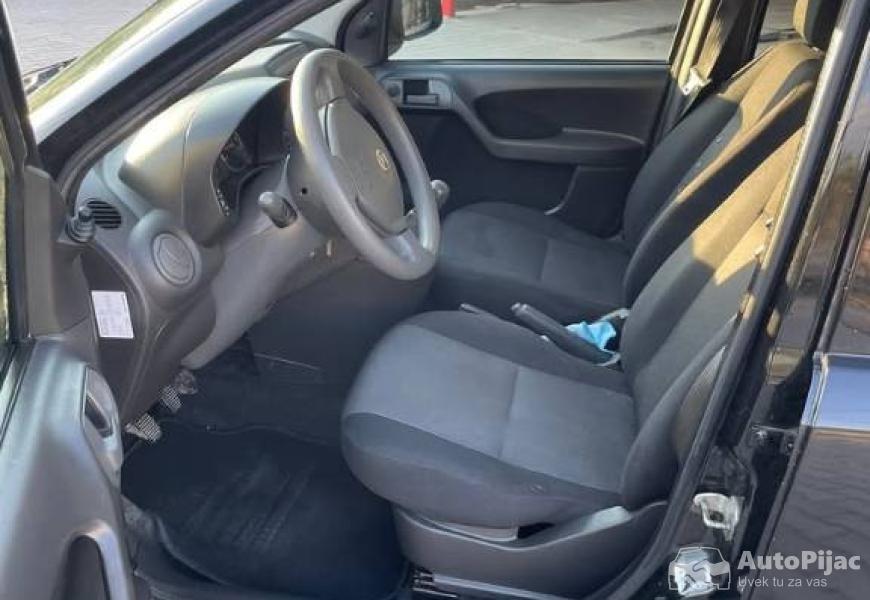 2010_fiat_panda_4x4_11_polovni_automobili_autopijac.rs