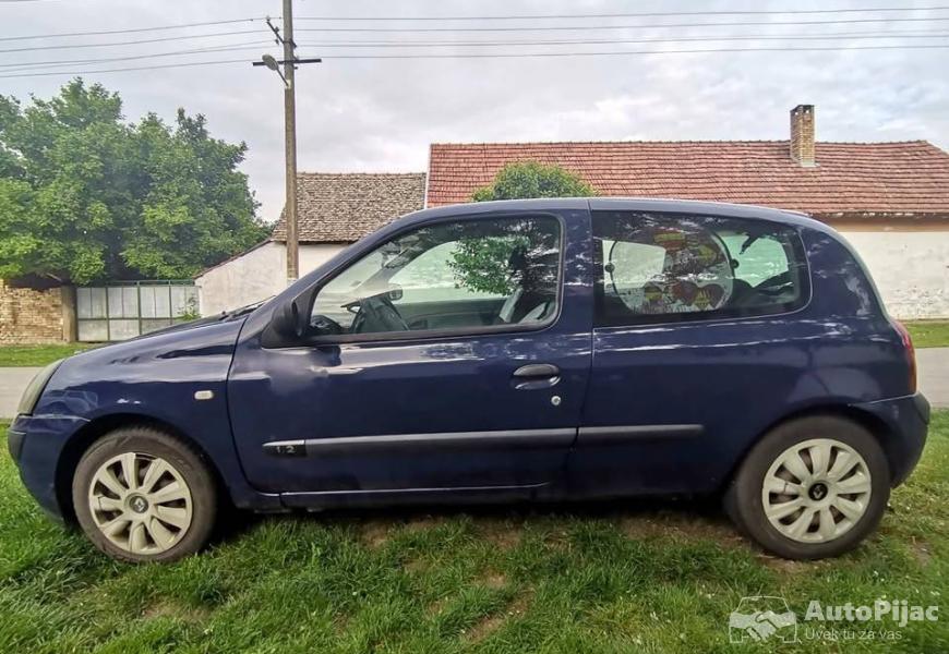 2002_renault_clio_1_polovni_automobili_autopijac.rs
