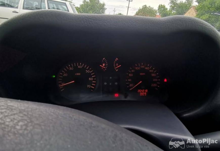 2002_renault_clio_9_polovni_automobili_autopijac.rs