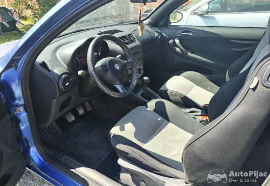 2007_alfa_romeo_147_jtdm_3_polovni_automobili_autopijac.rs