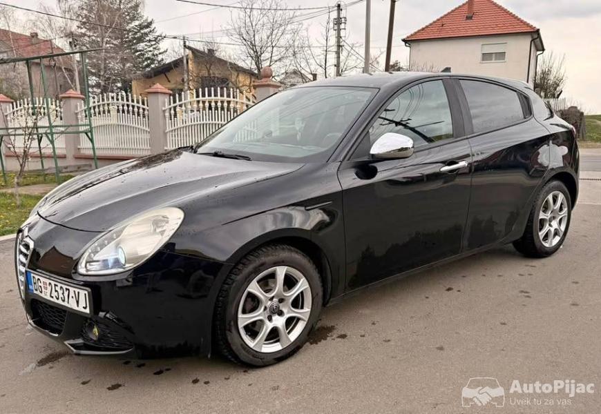 2011_alfa_romeo_giulietta_1_polovni_automobili_autopijac.rs