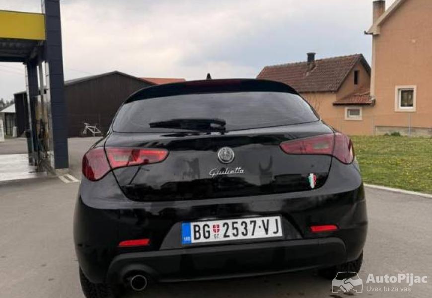 2011_alfa_romeo_giulietta_2_polovni_automobili_autopijac.rs