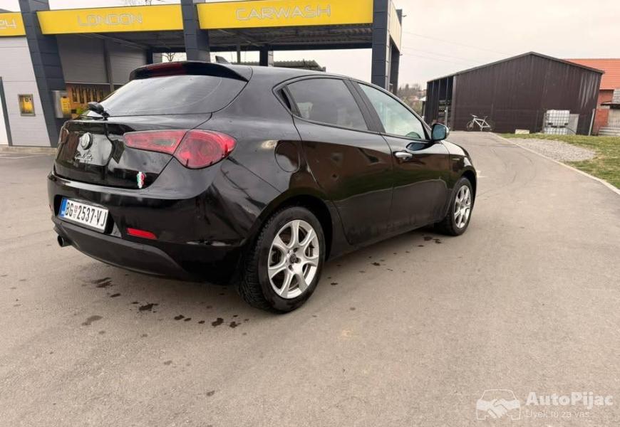 2011_alfa_romeo_giulietta_3_polovni_automobili_autopijac.rs
