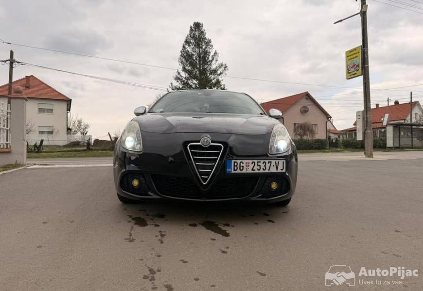 2011_alfa_romeo_giulietta_5_polovni_automobili_autopijac.rs