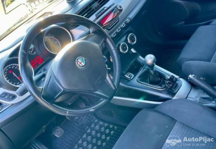 2011_alfa_romeo_giulietta_7_polovni_automobili_autopijac.rs