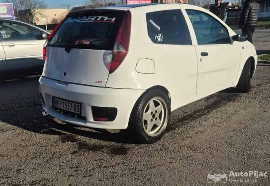 fiat_punto_19_jtd_2003_63kw_idealan_za_pocetnike_b_4_polovni_automobili_autopijac.rs