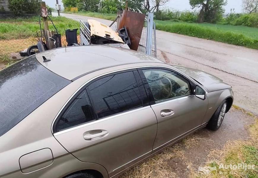 mercedes_benz_c220_w204_delovi_vlasotince_6_polovni_automobili_autopijac.rs