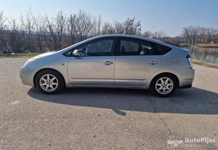 2005_toyota_prius_6_polovni_automobili_autopijac.rs