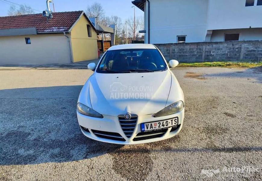 alfa_romeo_147_restyling_1_polovni_automobili_autopijac.rs