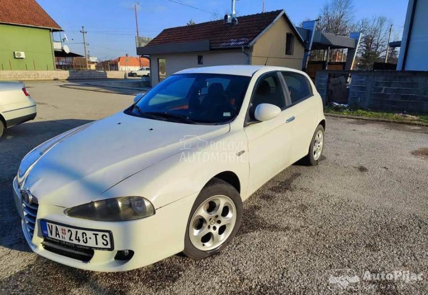 alfa_romeo_147_restyling_2_polovni_automobili_autopijac.rs