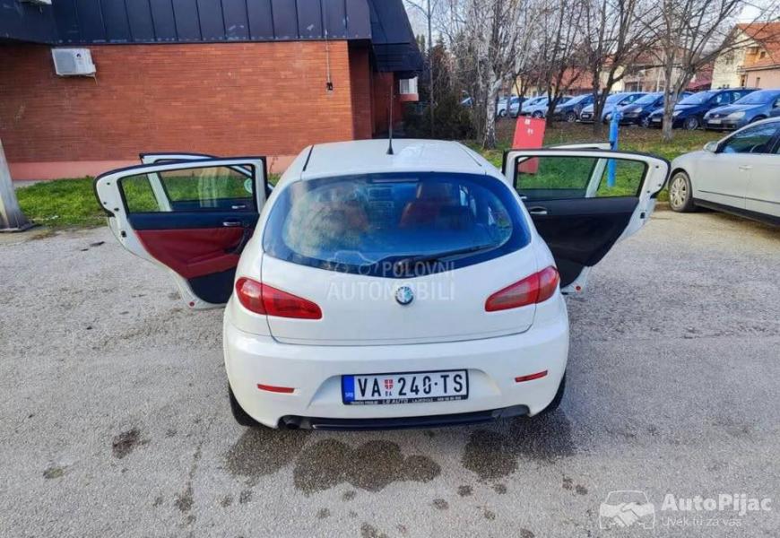 alfa_romeo_147_restyling_4_polovni_automobili_autopijac.rs