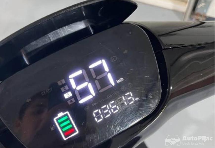 elektricni_skuter_felix_48v20ah_8_polovni_automobili_autopijac.rs