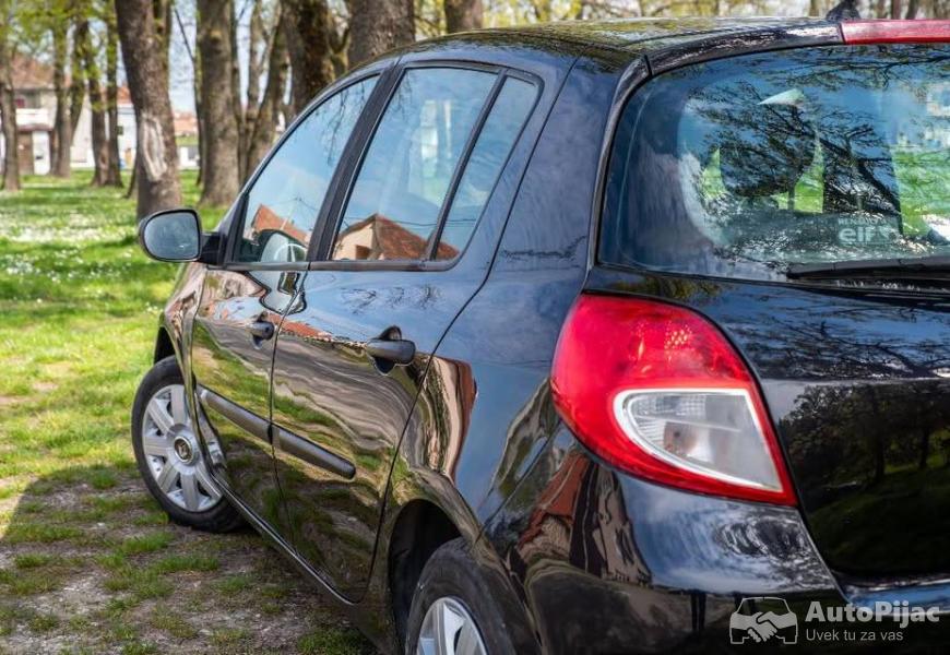 renault_clio_12_16v_registrovan_do_052027_tek_serv_5_polovni_automobili_autopijac.rs