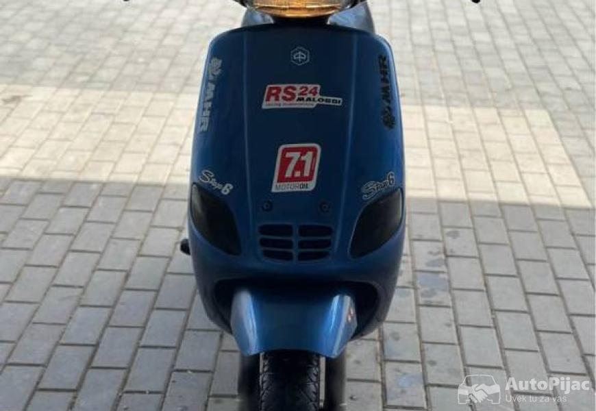 na_prodaju_dva_skutera_400e_piaggio_zip_2t_49c_ne_6_polovni_automobili_autopijac.rs