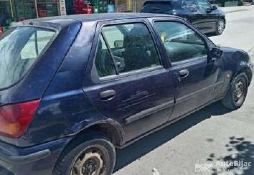 mazda_121_3_polovni_automobili_autopijac.rs