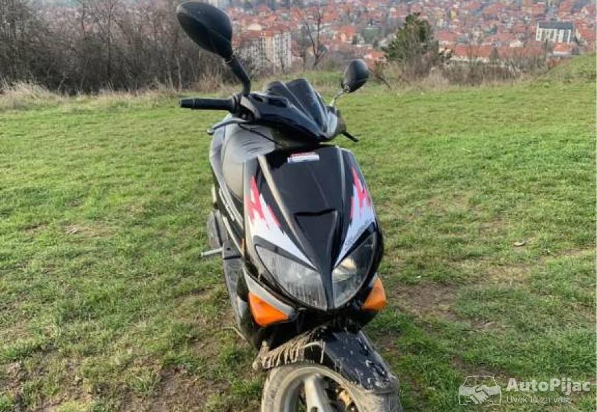 prodajem_skuter_pezo_1_1997_50cc_3_polovni_automobili_autopijac.rs
