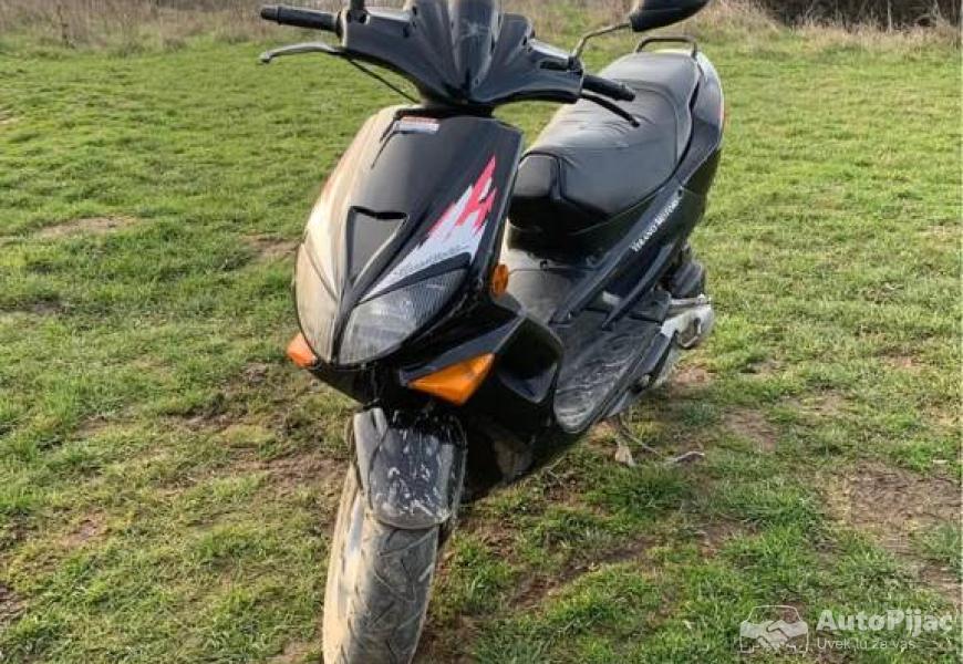 prodajem_skuter_pezo_1_1997_50cc_4_polovni_automobili_autopijac.rs