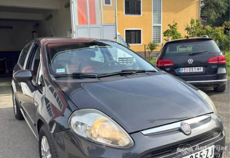 fiat_grande_punto_multijet_13_1_polovni_automobili_autopijac.rs
