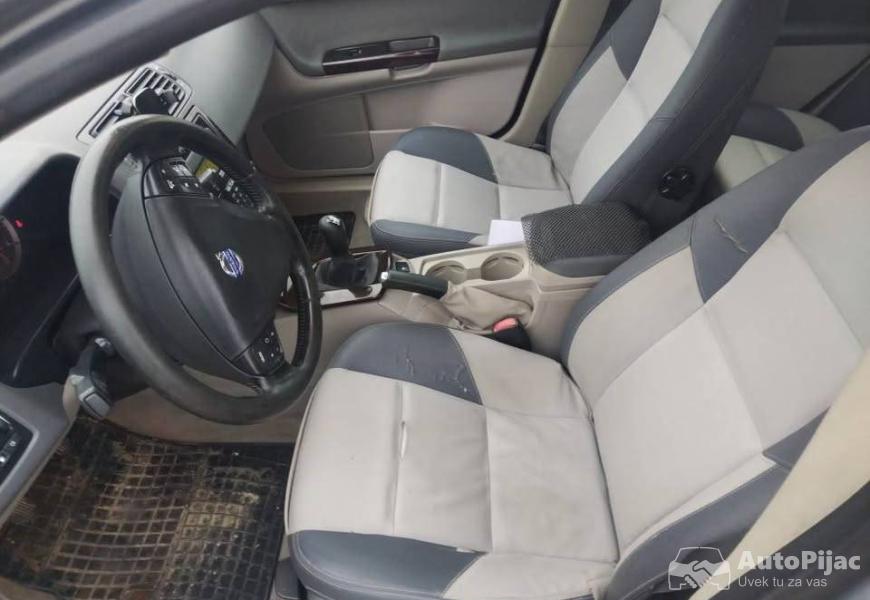 volvo_v50_16_hdi_80kw_2005godskoro_registrovan_4_z_7_polovni_automobili_autopijac.rs