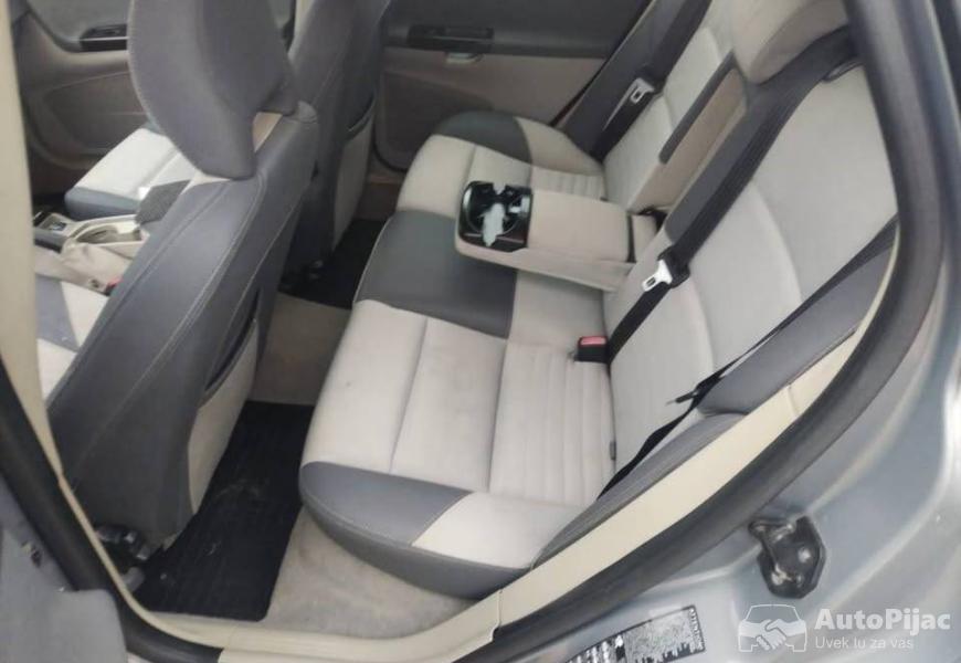 volvo_v50_16_hdi_80kw_2005godskoro_registrovan_4_z_8_polovni_automobili_autopijac.rs
