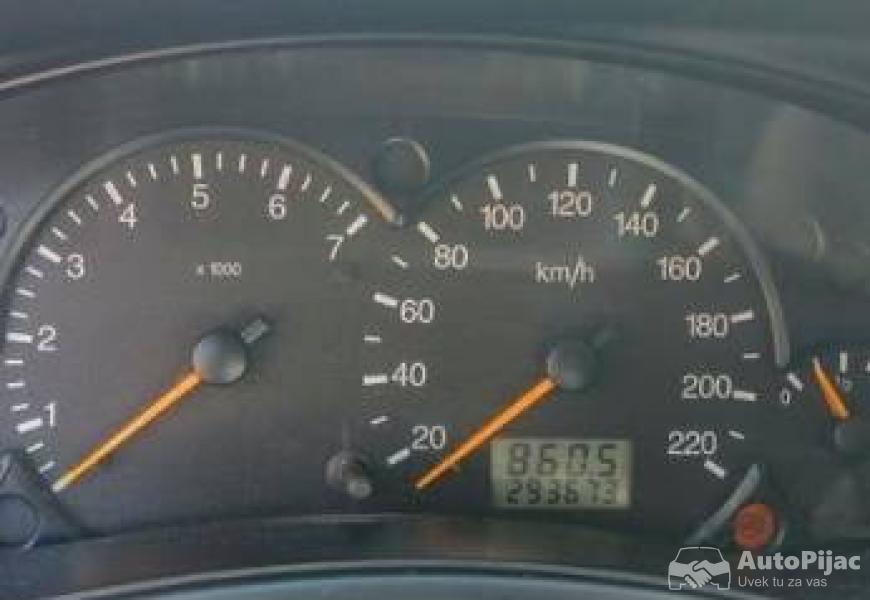 2002_ford_8_polovni_automobili_autopijac.rs