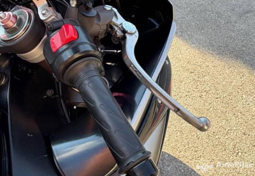 suzuki_gsxr_1000_2006_7_polovni_automobili_autopijac.rs