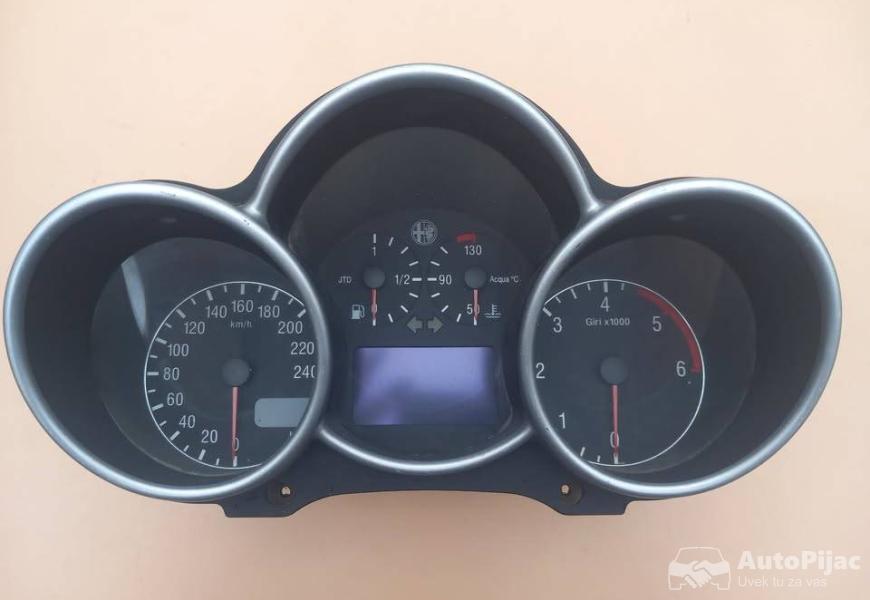 alfa_romeo_147_19_jtd_polovni_delovi_5_polovni_automobili_autopijac.rs