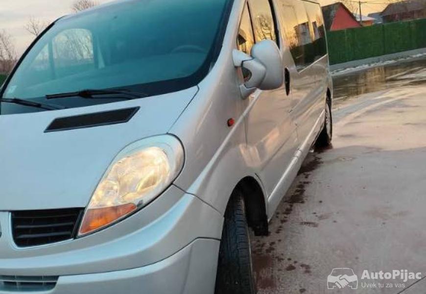 putnicki_kombi_reno_trafik_3_polovni_automobili_autopijac.rs