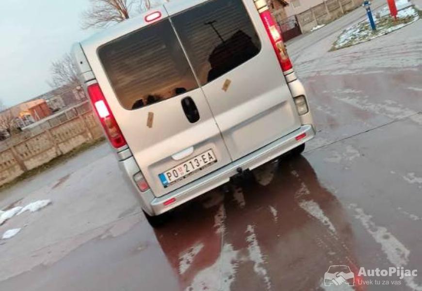putnicki_kombi_reno_trafik_7_polovni_automobili_autopijac.rs