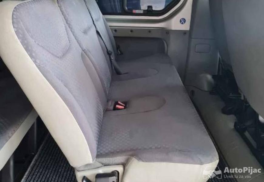 putnicki_kombi_reno_trafik_8_polovni_automobili_autopijac.rs