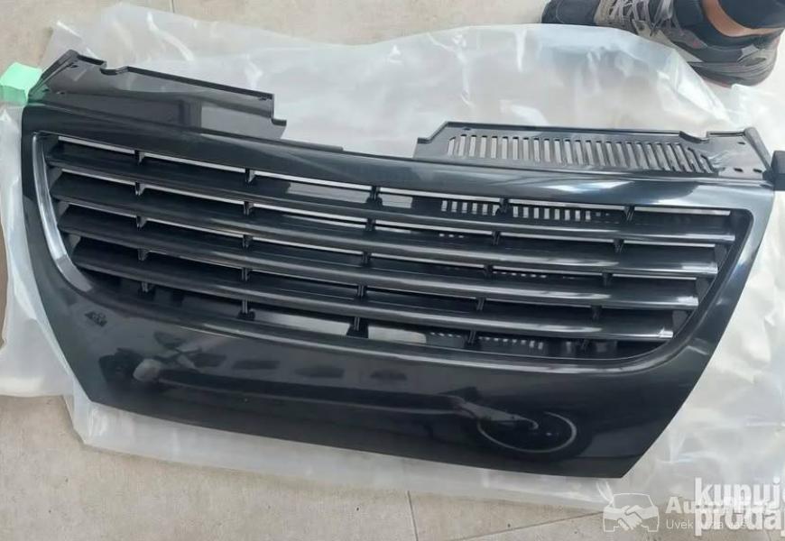 vw_passat_b6_maska_grill_bez_znaka_05_2_polovni_automobili_autopijac.rs