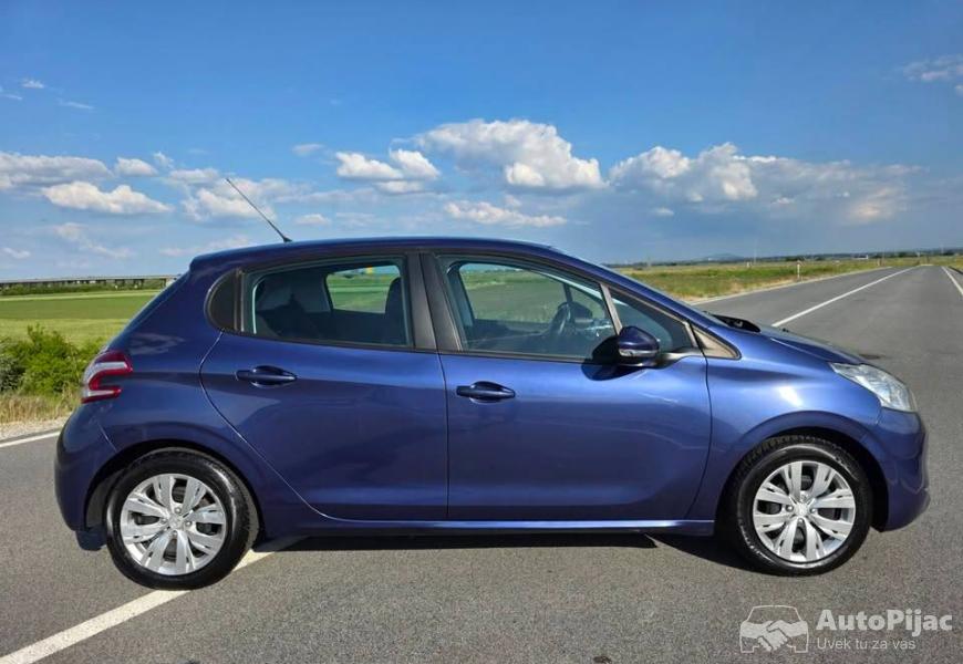 pezo_208_12vti_82ks_2013g_109000km_10_polovni_automobili_autopijac.rs