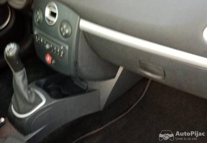 crni_klio_7_polovni_automobili_autopijac.rs