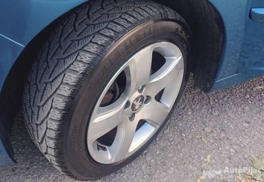pezo_16_benzin_13_polovni_automobili_autopijac.rs