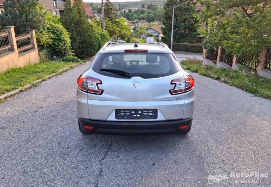renault_megane_15_dci_13_god_nov_8_polovni_automobili_autopijac.rs